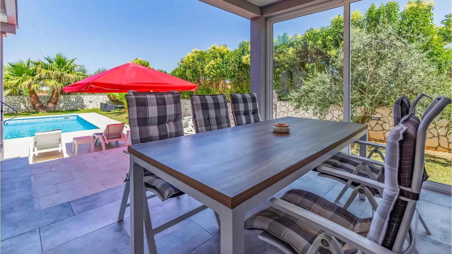 Awesome Home In Volme With Outdoor Swimming Pool ポメル クロアチア