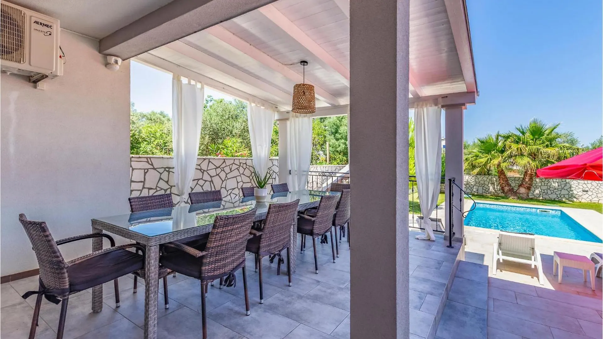 Awesome Home In Volme With Outdoor Swimming Pool Pomer Casa de Férias